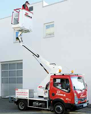 Arbeitsbühne WT 110 im Einsatz Arbeitsbühne für Arbeiten an elektrischen Systemen